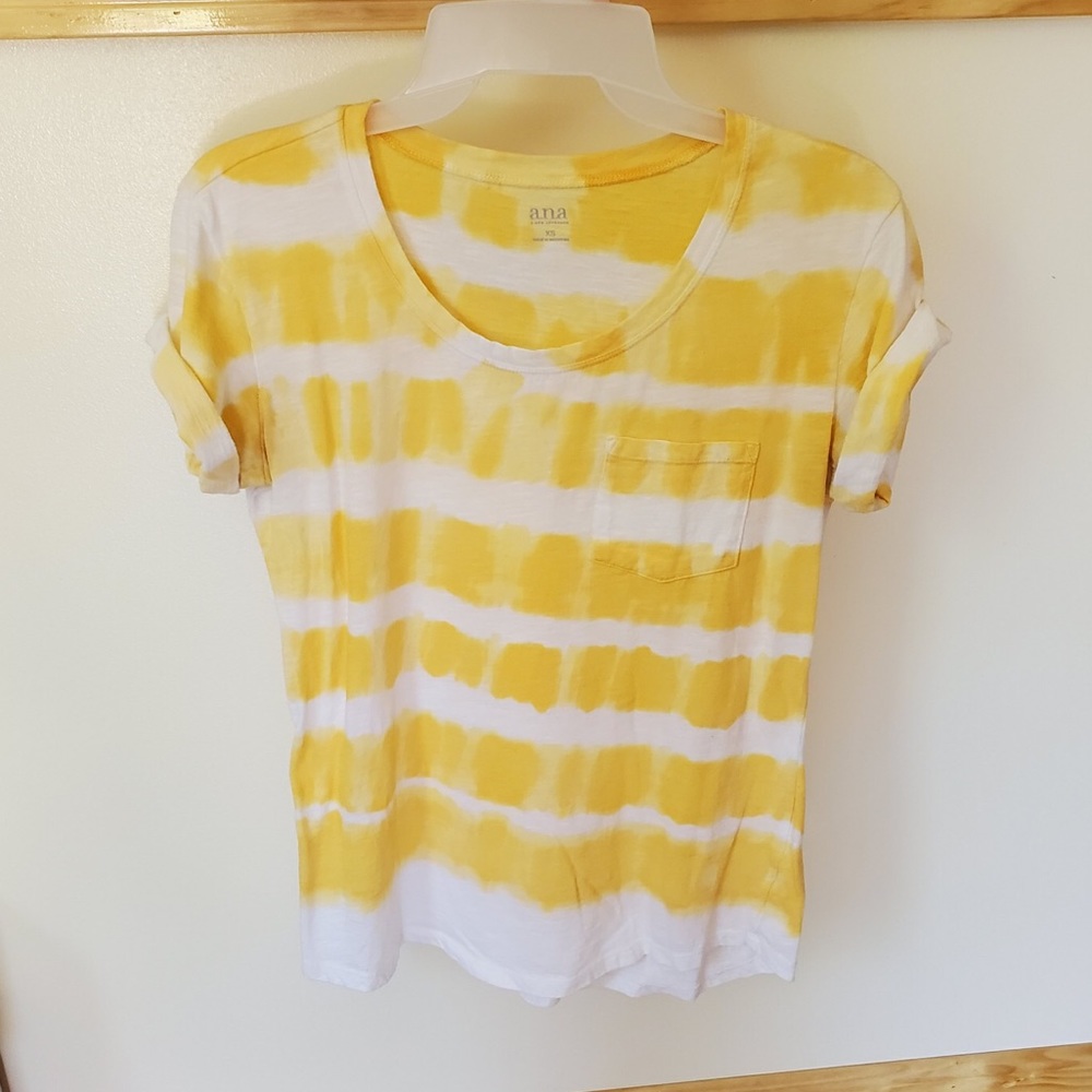 I’m selling a yellow tie died short sleeved shirt.